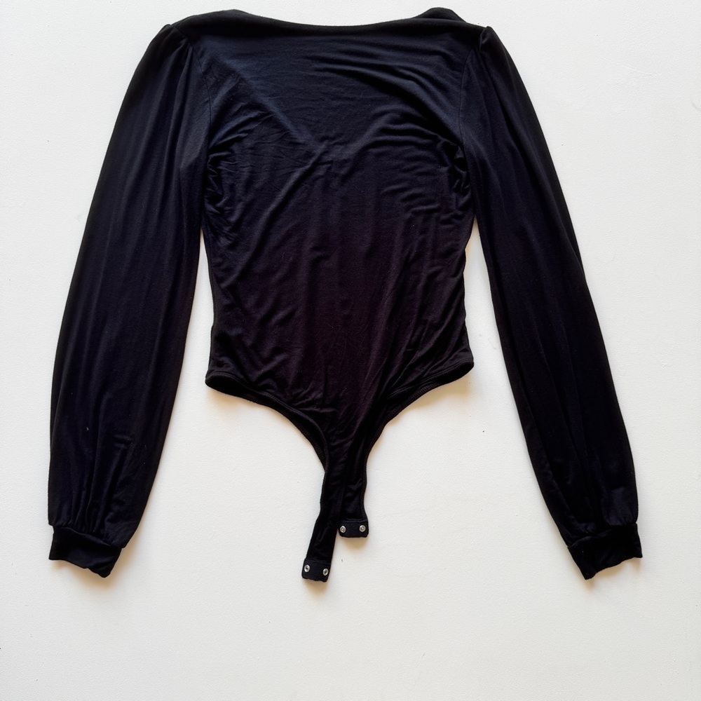 Lulu's - Long Sleeve V Neck Bodysuit in Black - Picture 3 of 5